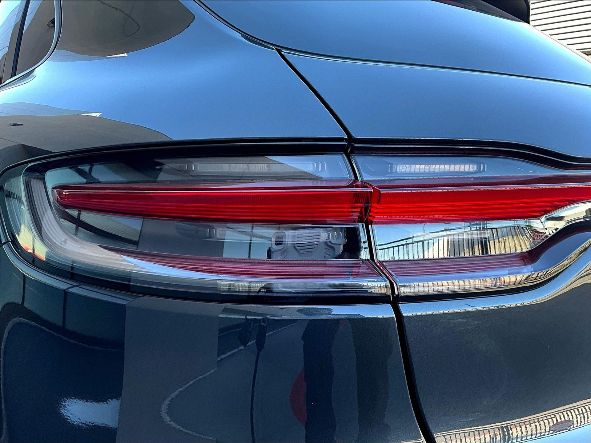 2025 Macan picture #18