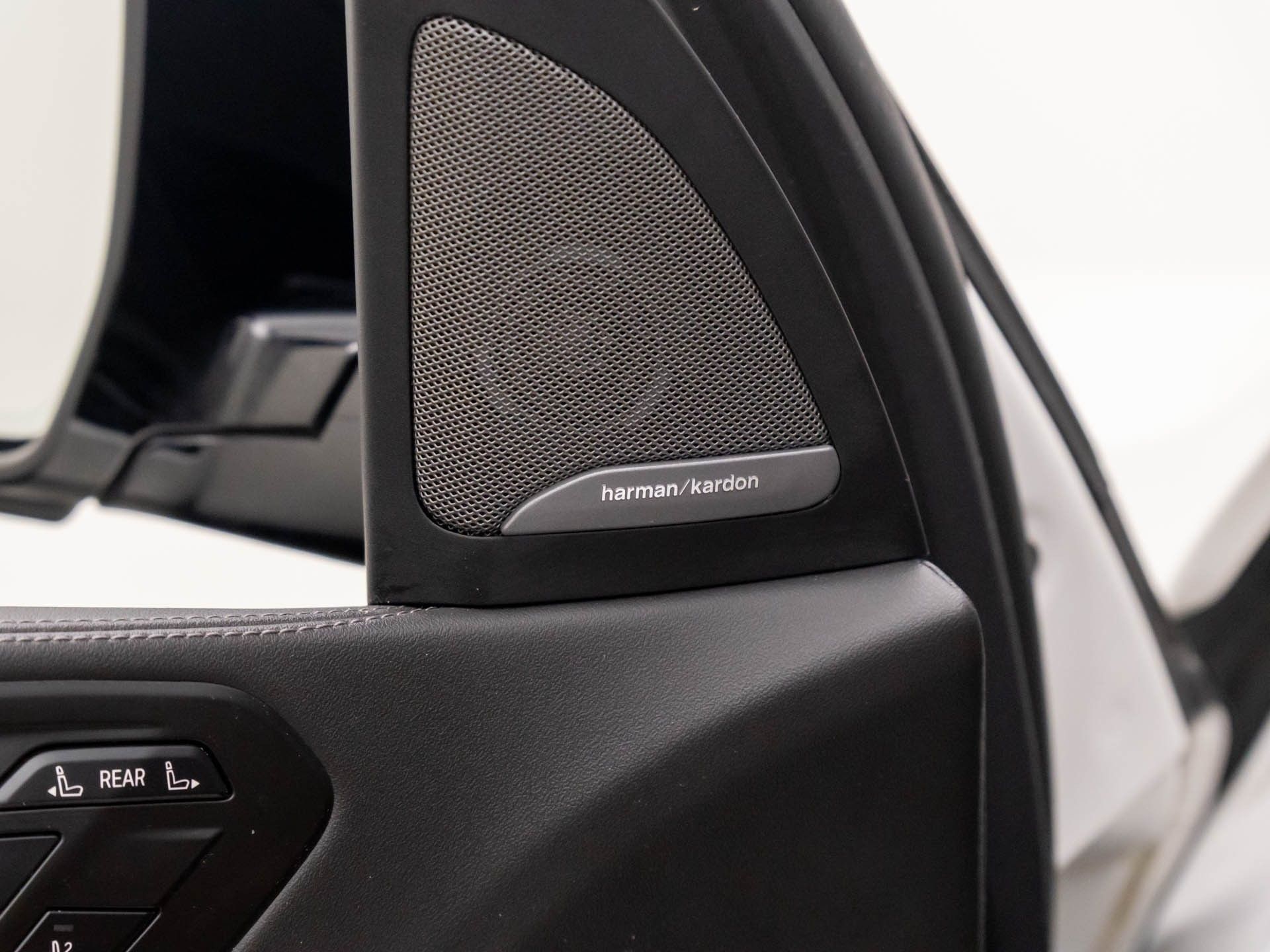 2023 BMW X7 xDrive40i photo
