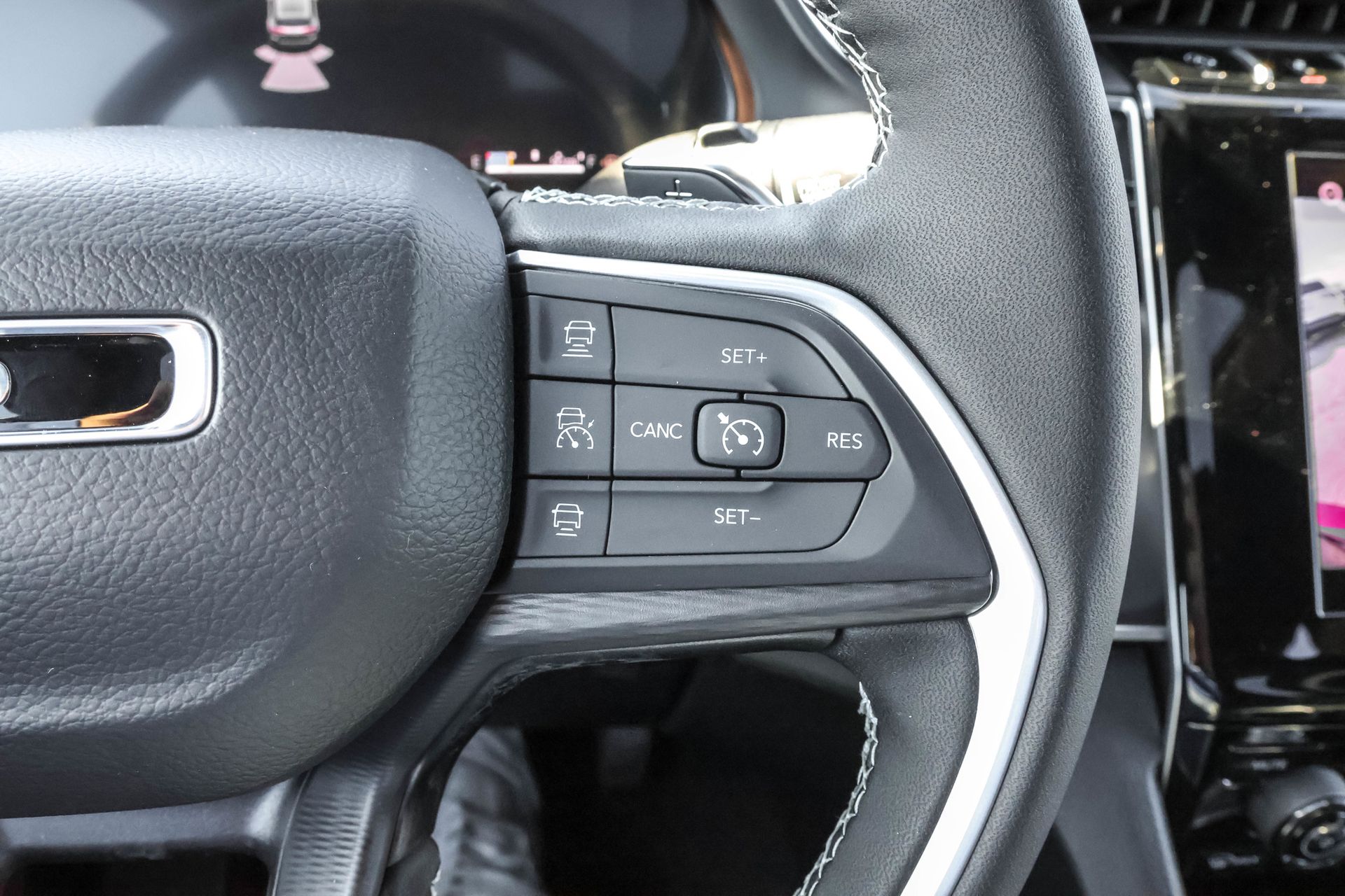 2025 JEEP GRAND CHEROKEE L - Image 26