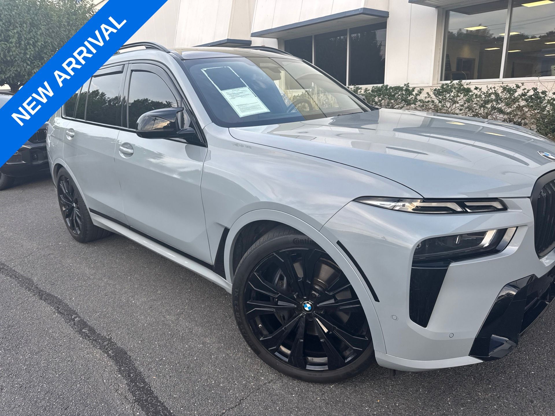 2023 BMW X7 M60i