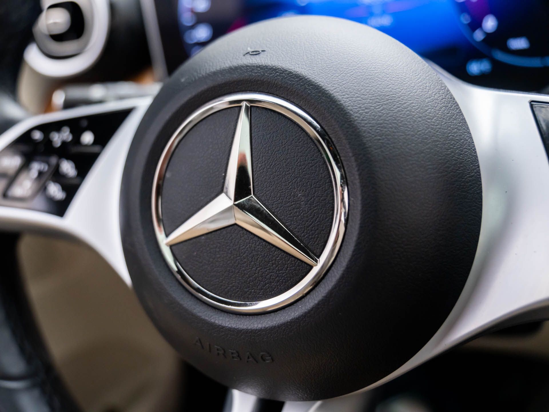 2023 Mercedes-Benz GLC GLC 300 photo