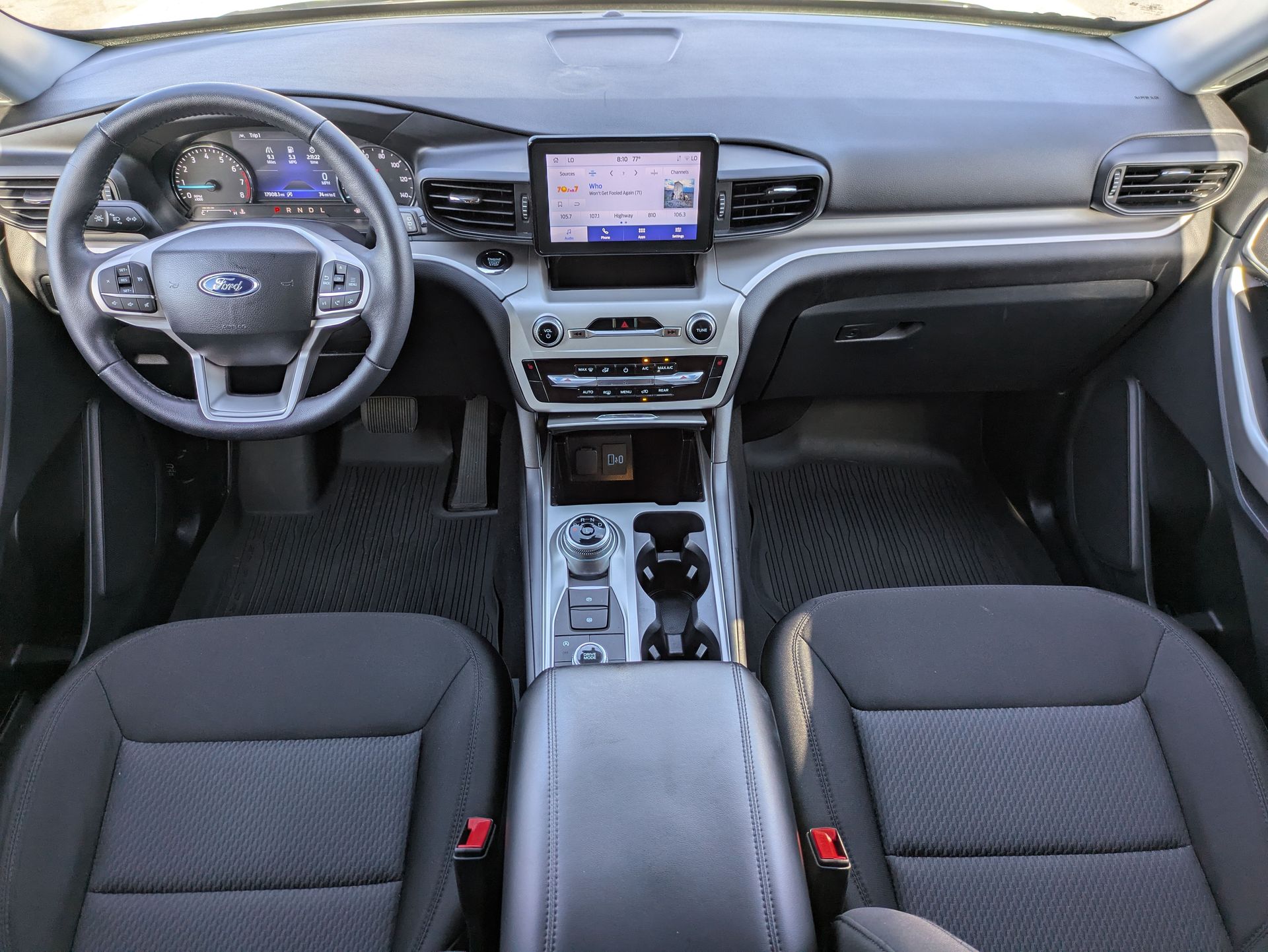 2023 Ford Explorer XLT White at Jones Ford
