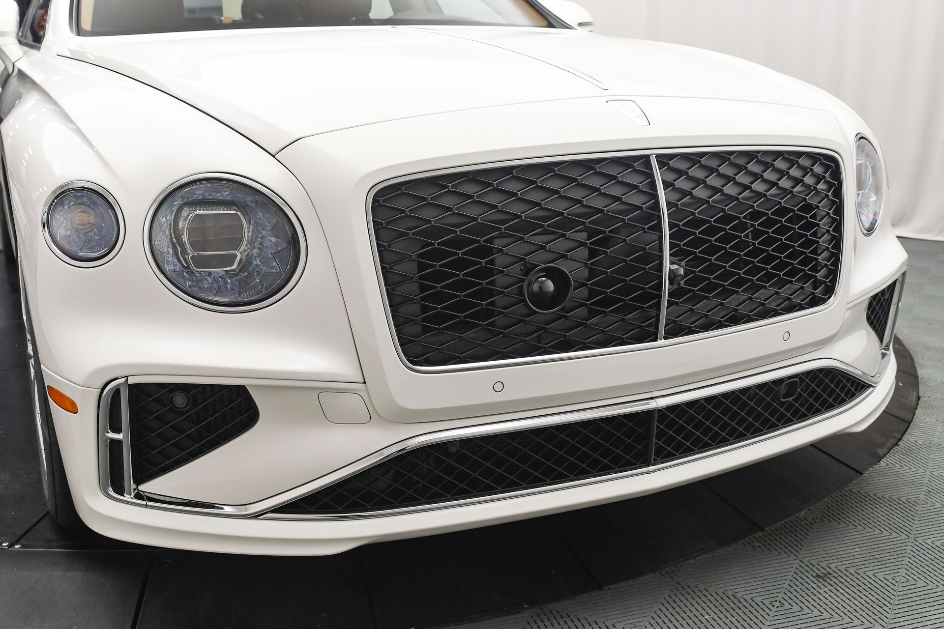 2026 Bentley Flying Spur - Photo 26