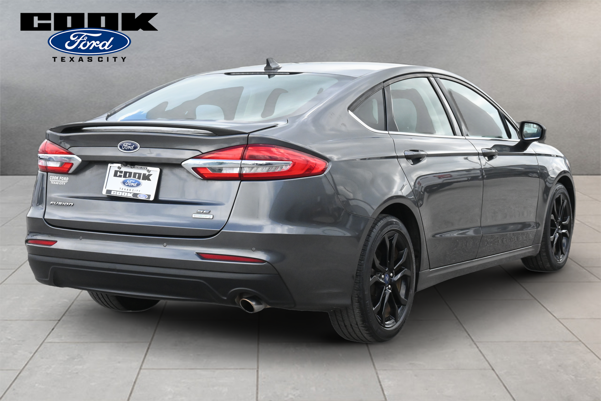 2020 Ford Fusion SE - 2