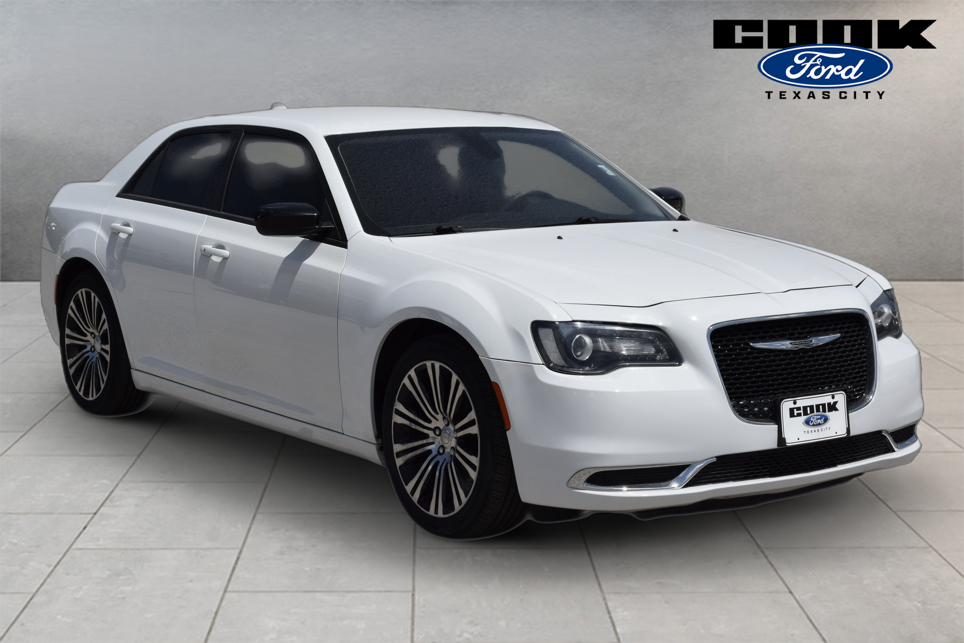 2019 Chrysler 300 Touring - 1