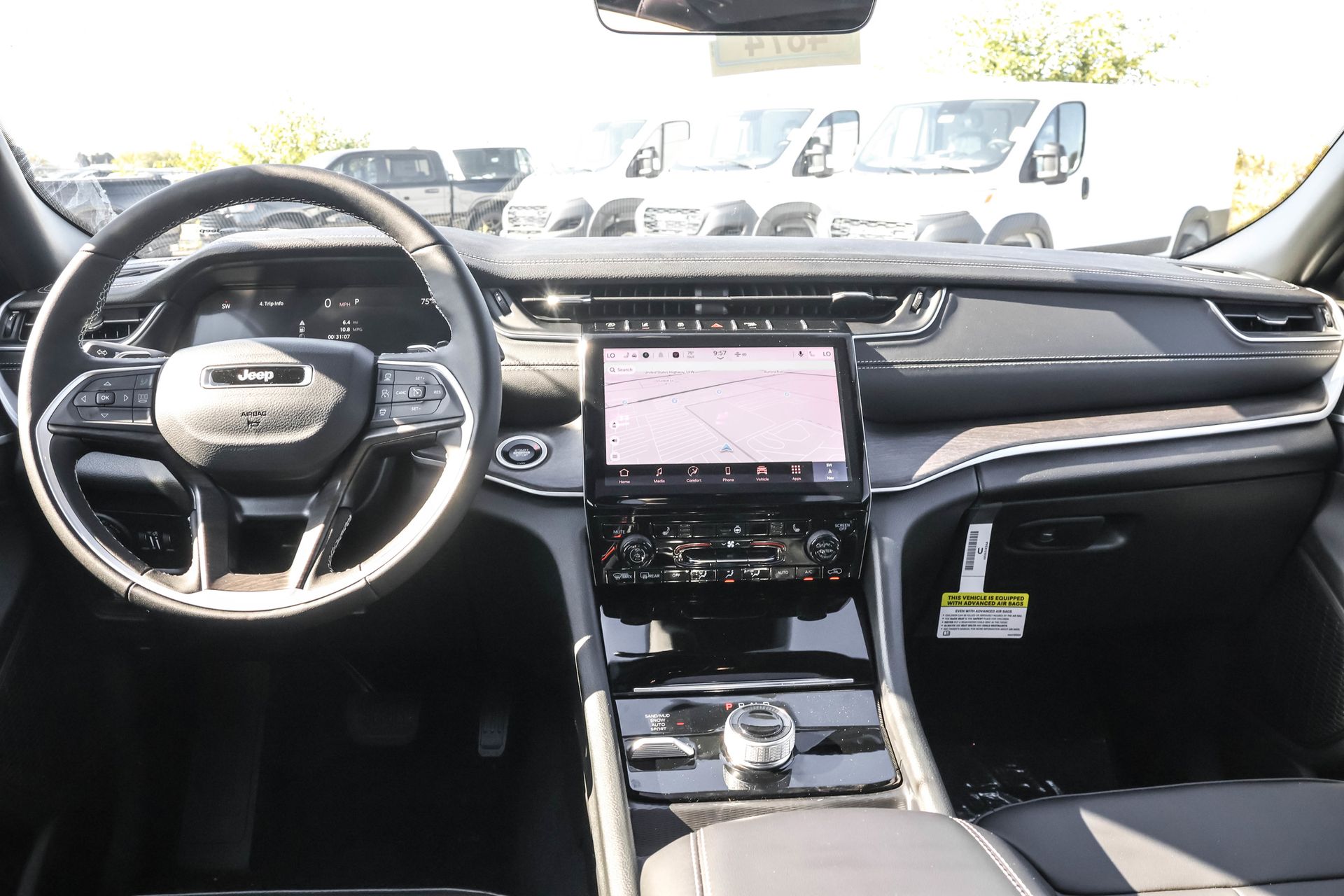 2025 JEEP GRAND CHEROKEE - Image 15