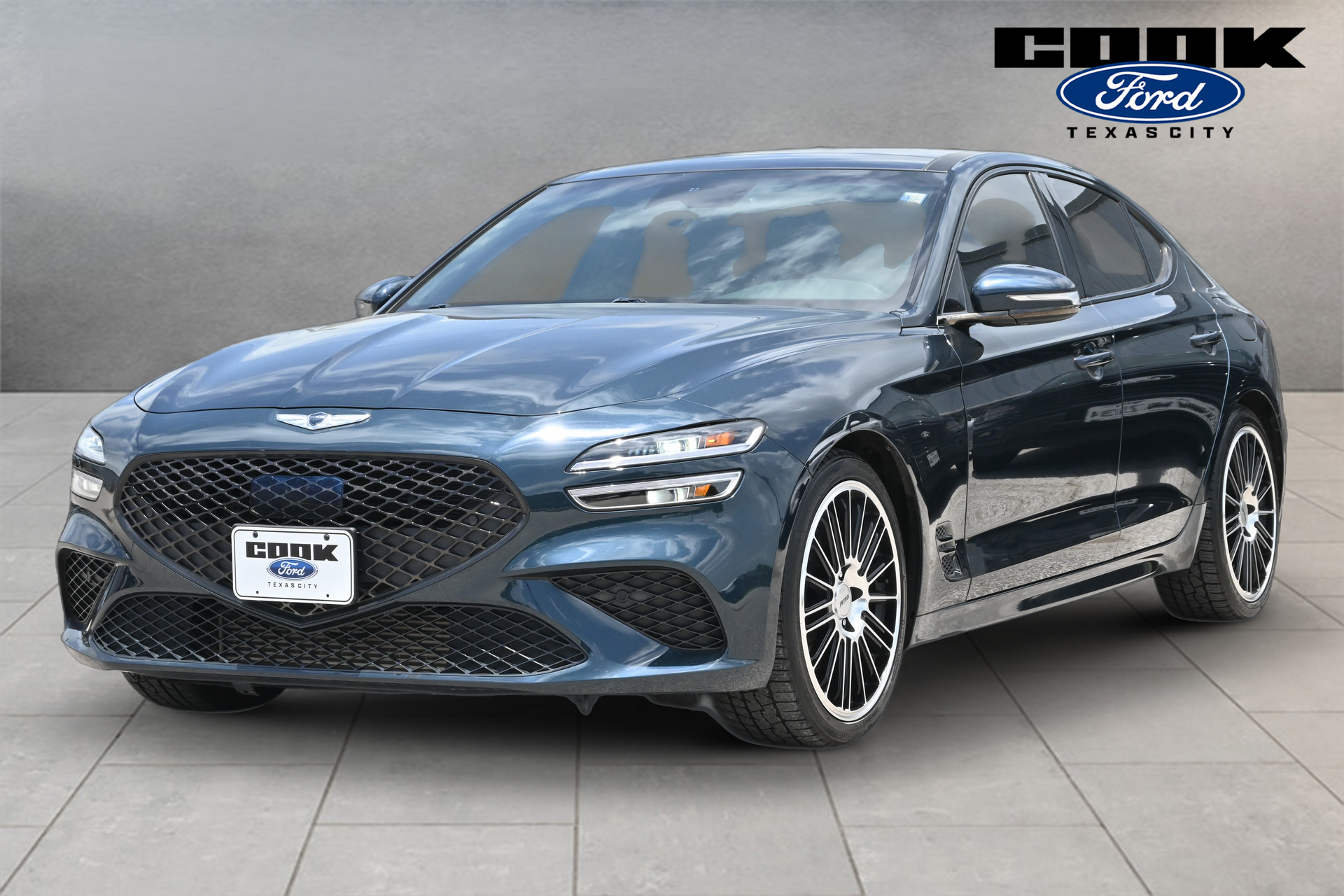 2023 Genesis G70 2.0T - 0