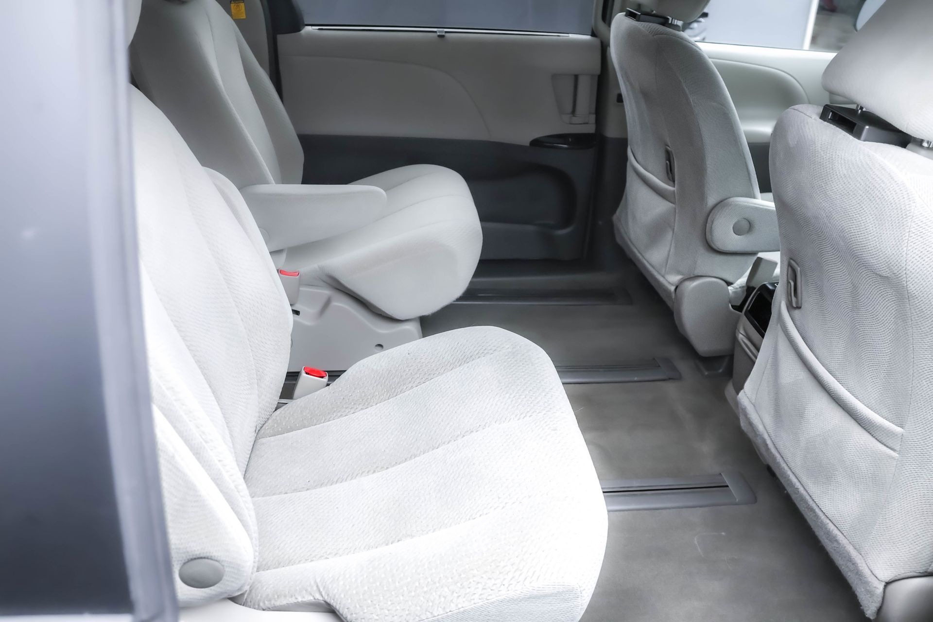 2012 TOYOTA SIENNA - Image 26