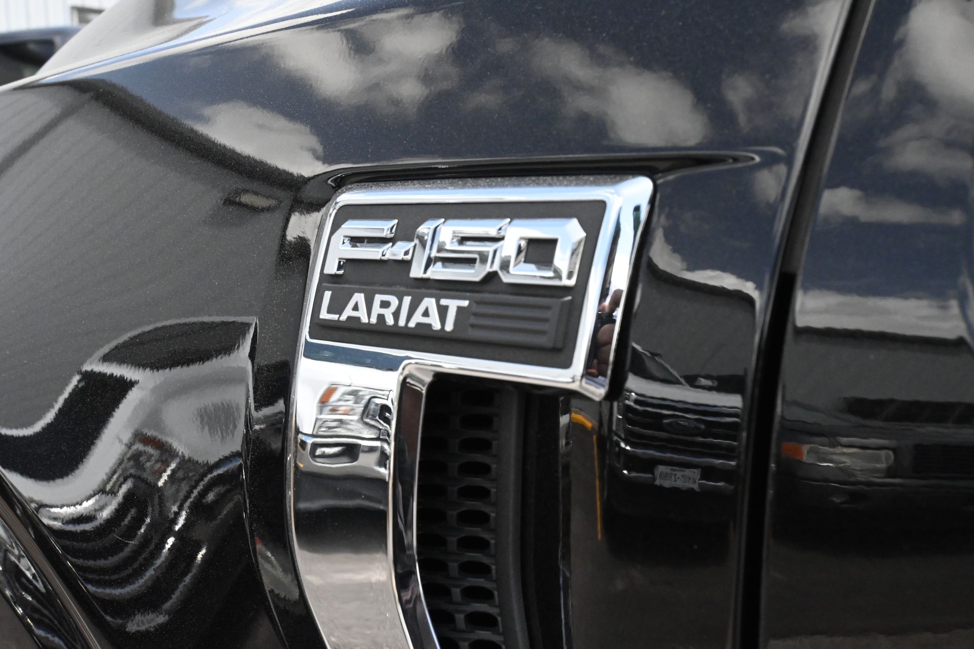 2022 Ford F-150 Lariat Black at AutoSavvy Houston Southwest