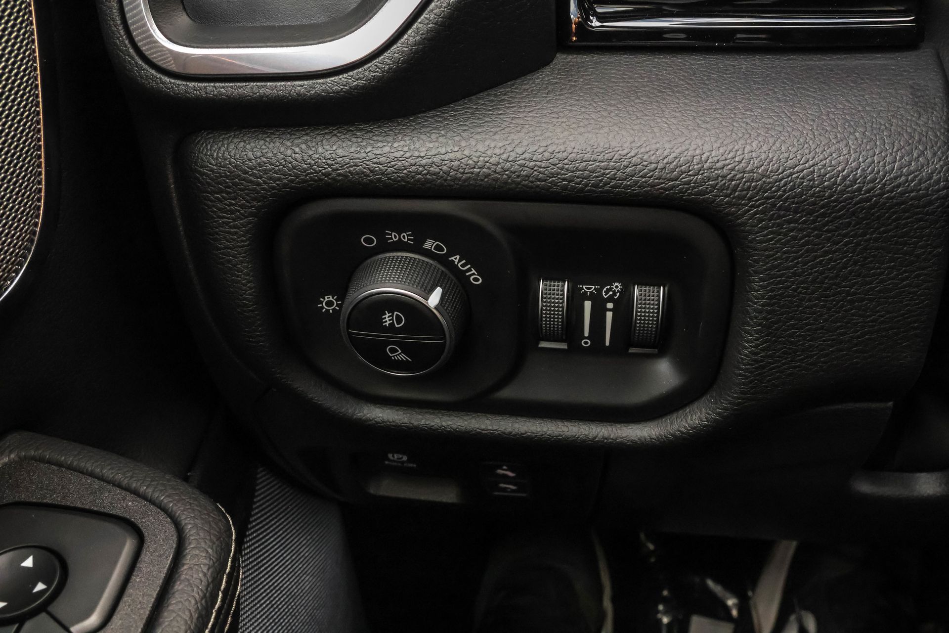 2026 RAM 1500 - Image 32