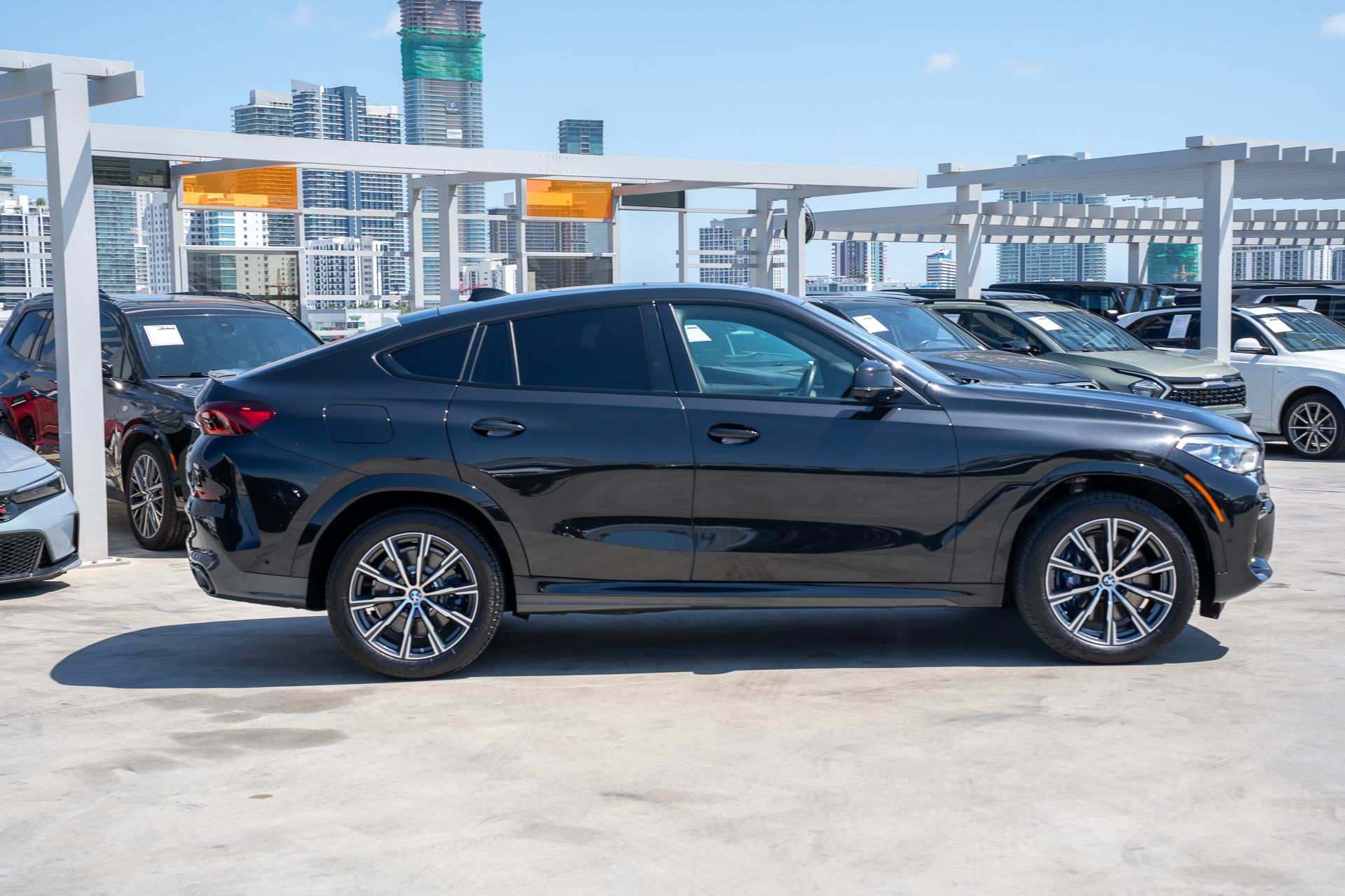 View vehicle photo 4