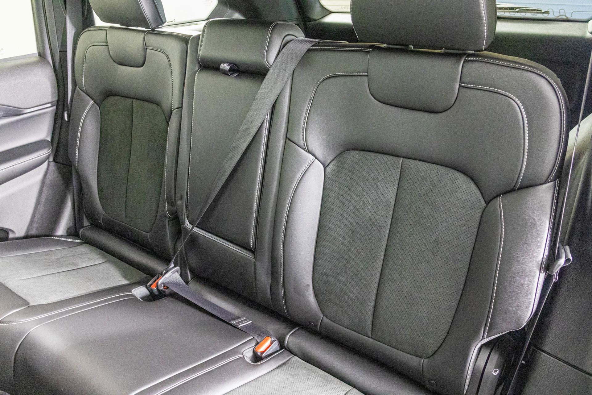 2025 JEEP GRAND CHEROKEE - Image 27