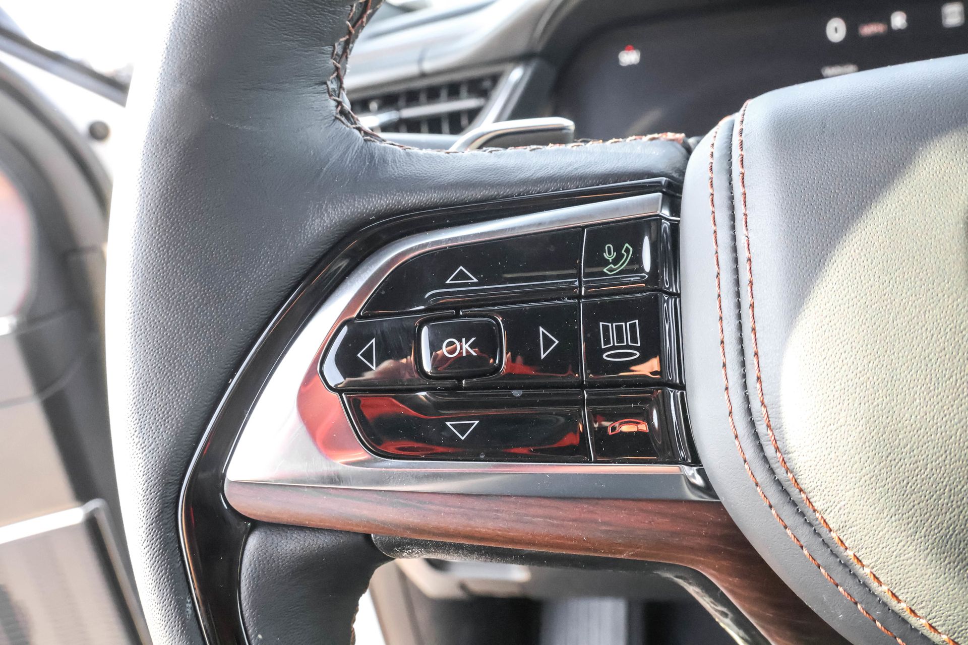 2025 JEEP GRAND CHEROKEE - Image 25