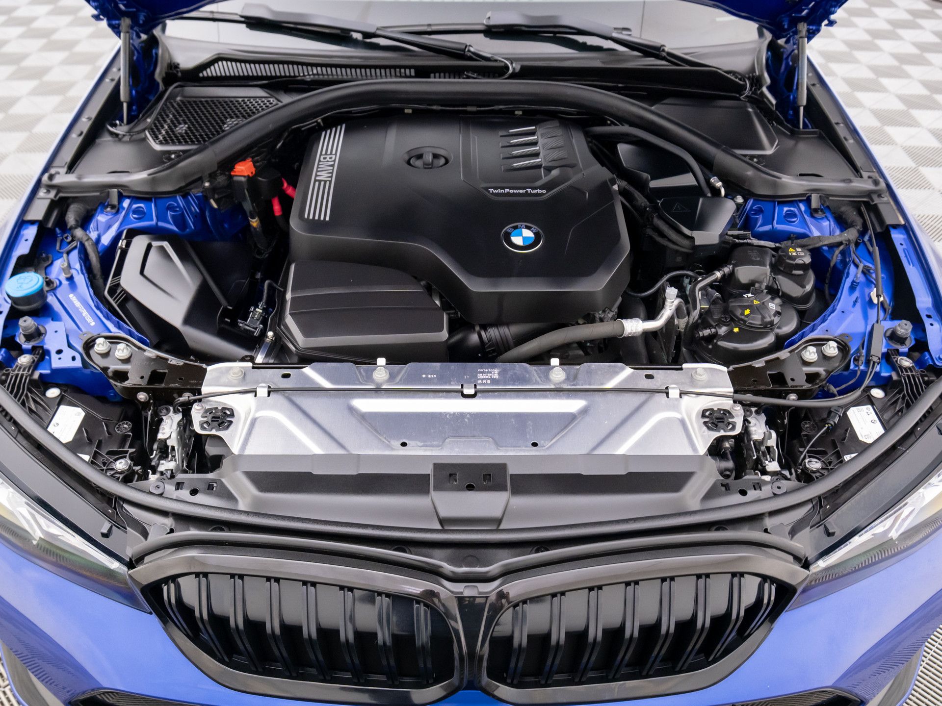 2023 BMW 3-Series 330i xDrive photo