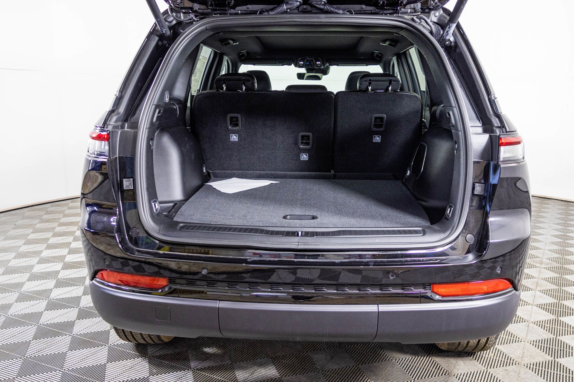 2025 JEEP GRAND CHEROKEE - Image 38