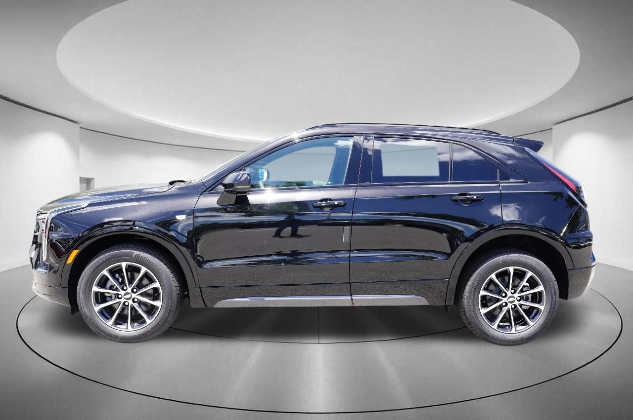 2024 Cadillac XT4 Sport 2