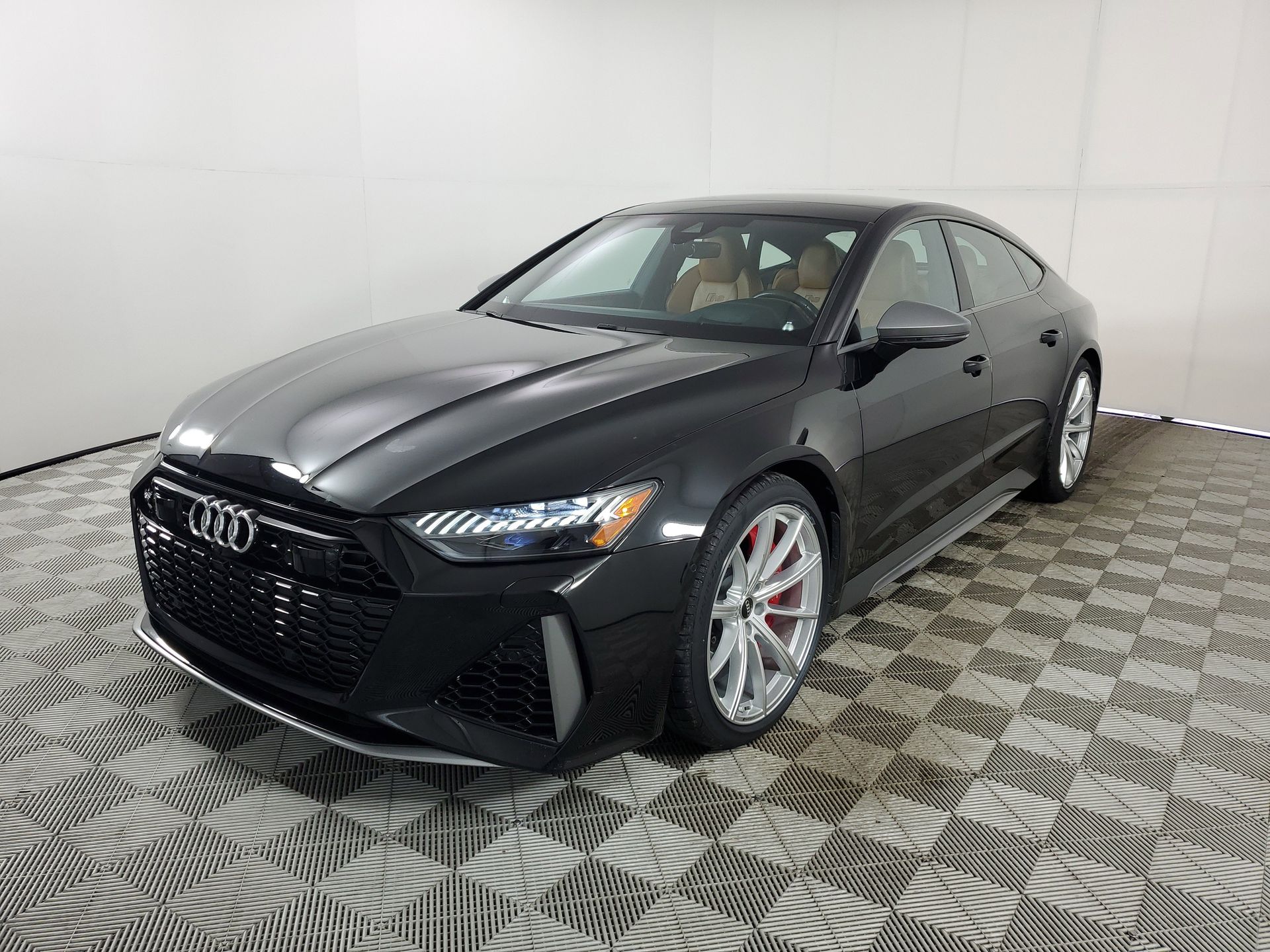 View vehicle photo 4