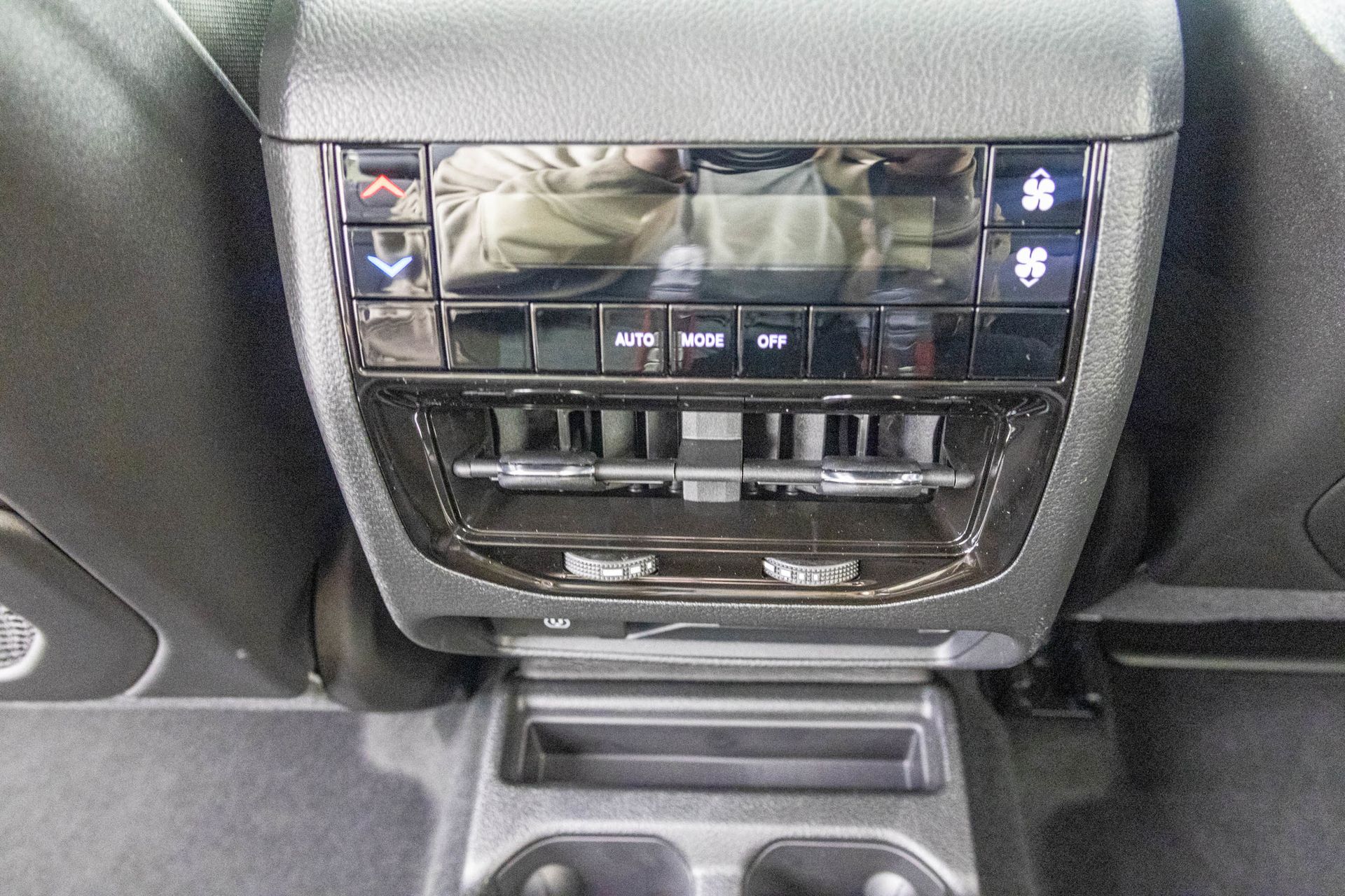 2025 JEEP GRAND CHEROKEE L - Image 30