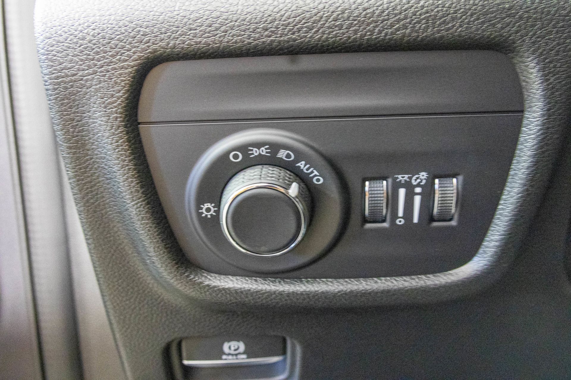 2025 JEEP GRAND CHEROKEE L - Image 18