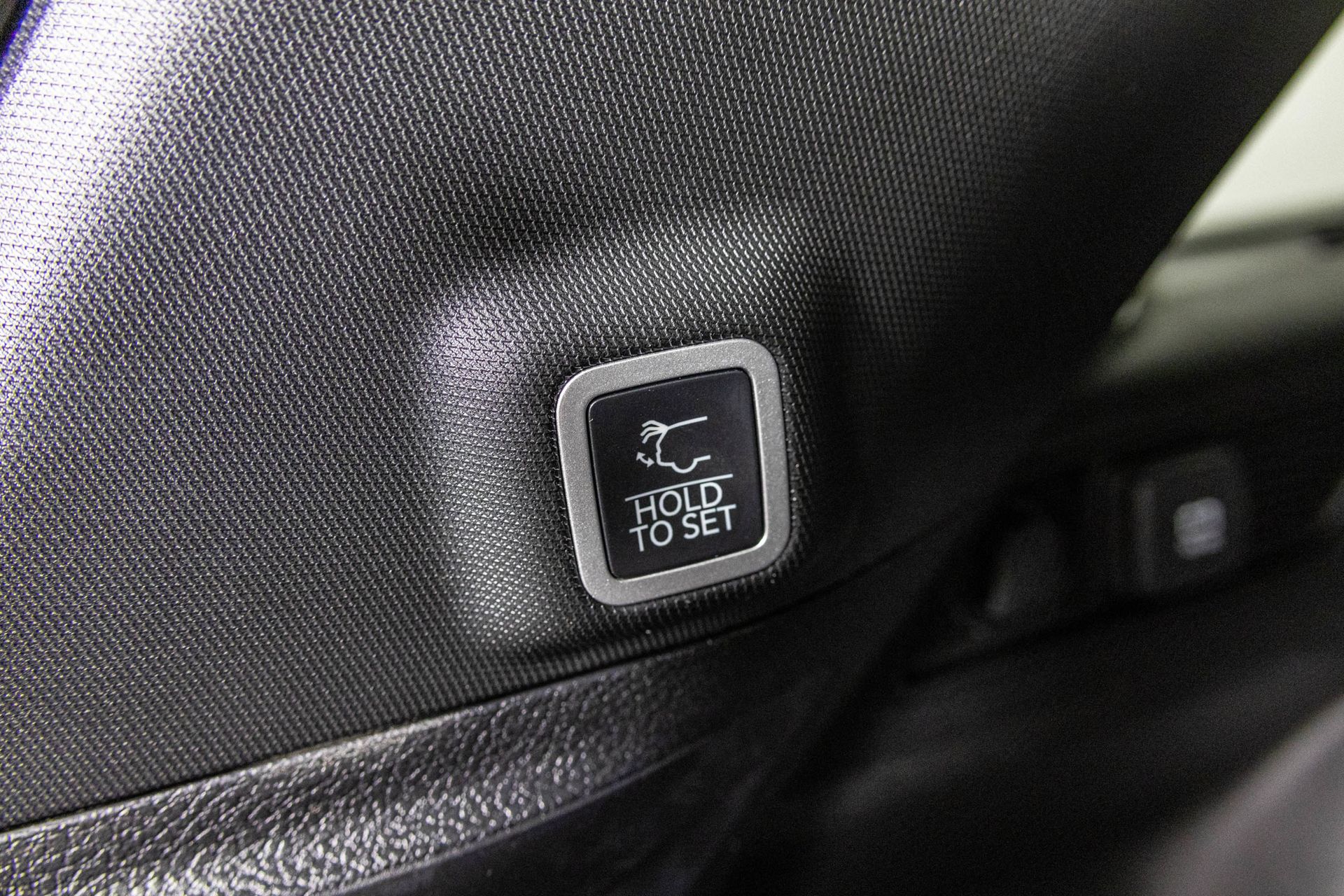 2025 JEEP GRAND CHEROKEE - Image 36