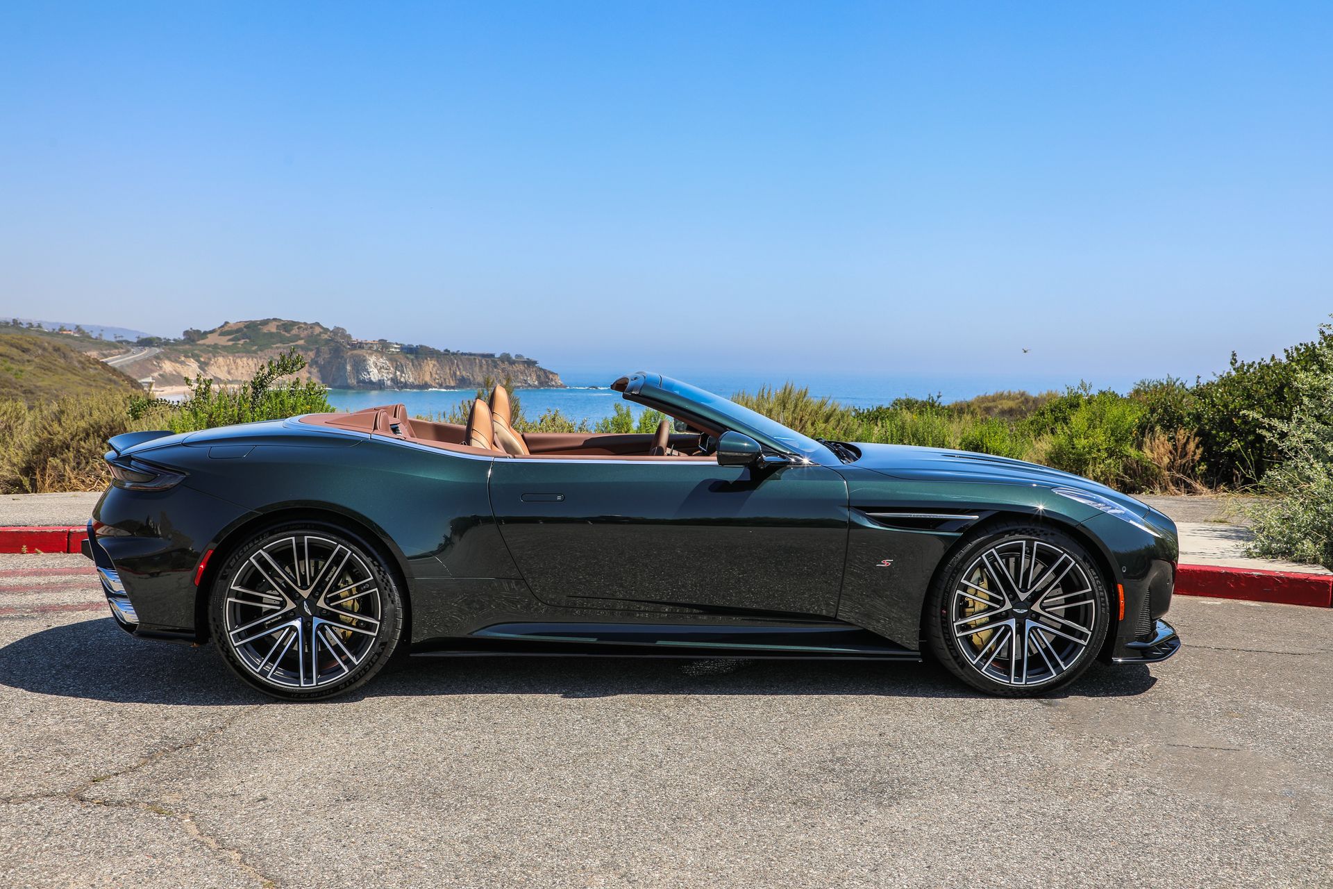 Aston Martin 2026 DB12 S Volante 