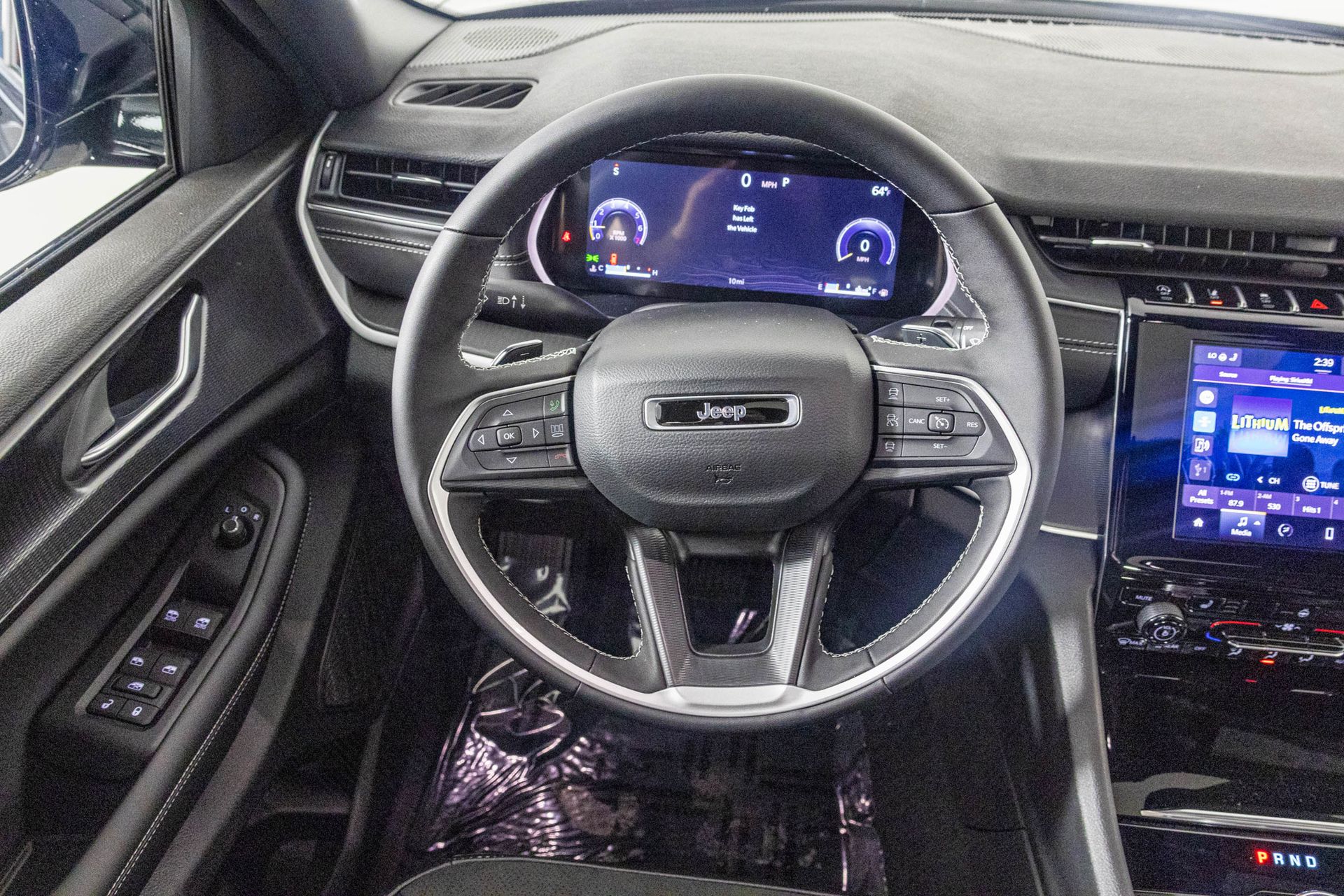 2025 JEEP GRAND CHEROKEE L - Image 30