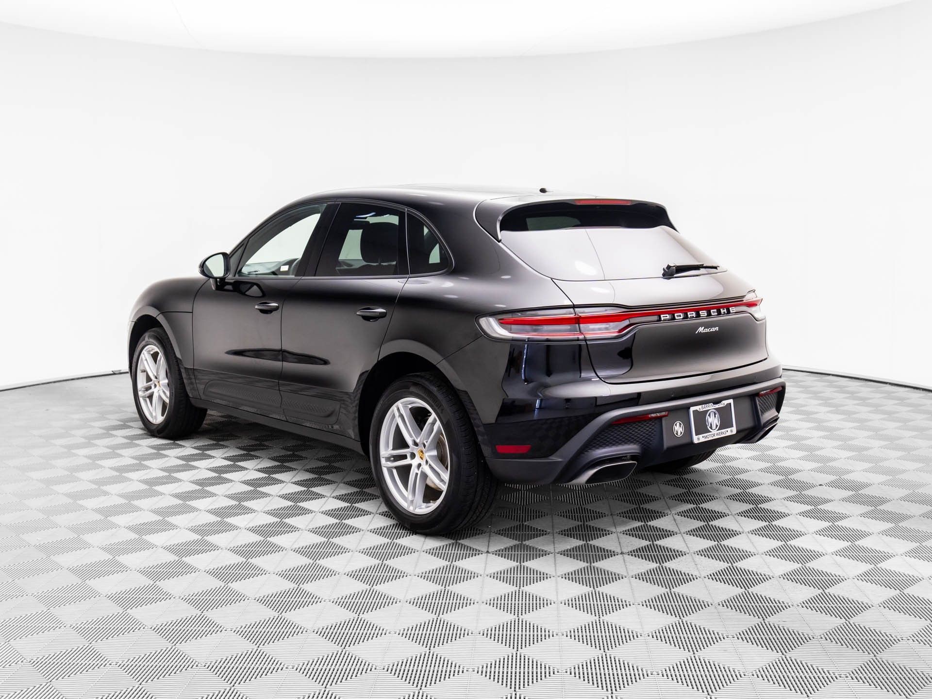 2024 Porsche Macan  photo