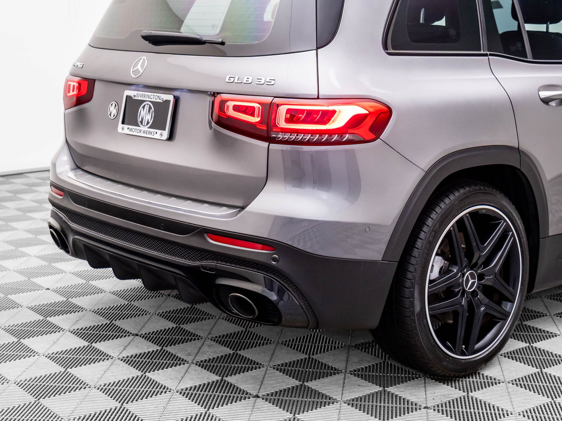 2021 Mercedes-Benz GLB GLB 35 AMG photo
