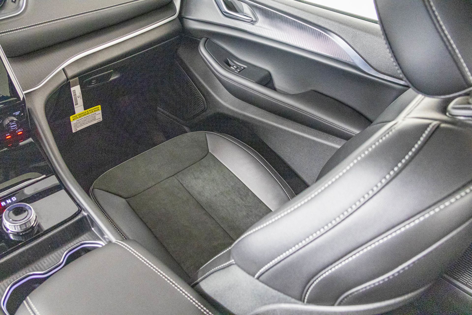 2025 JEEP GRAND CHEROKEE - Image 34