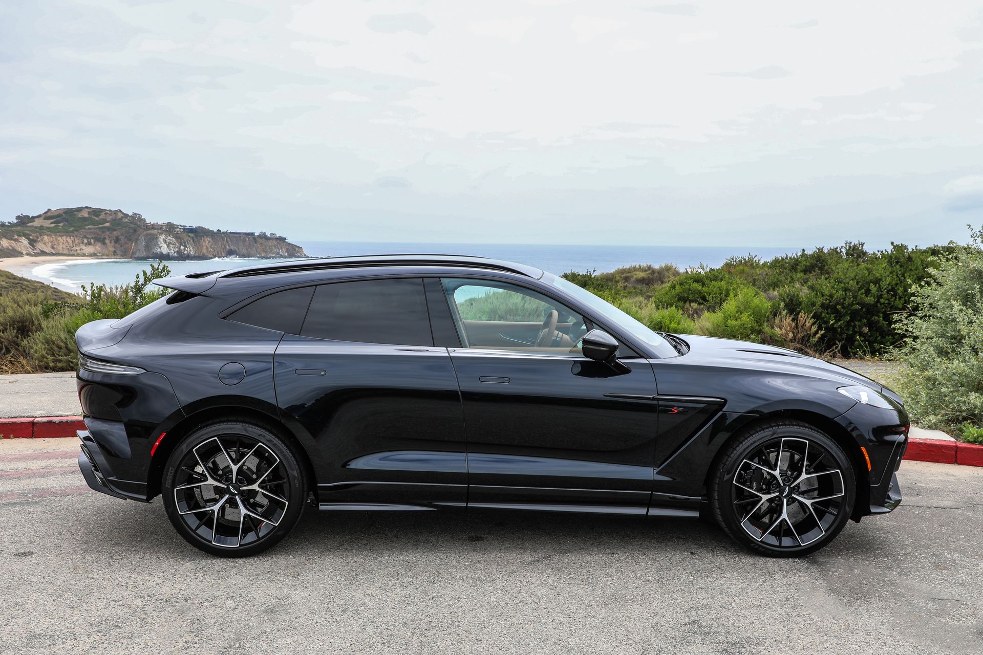 Aston Martin 2026 DBX S