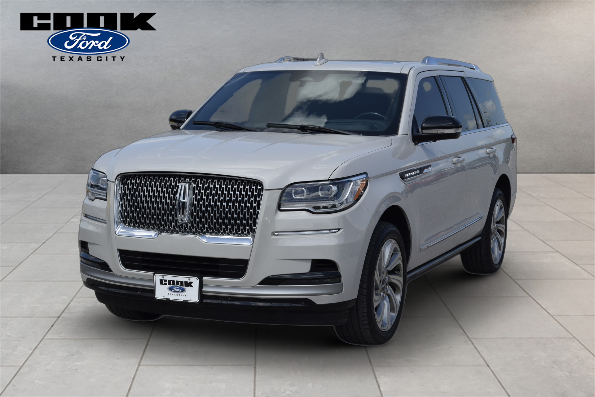 2023 Lincoln Navigator Reserve White at DeMontrond Ford