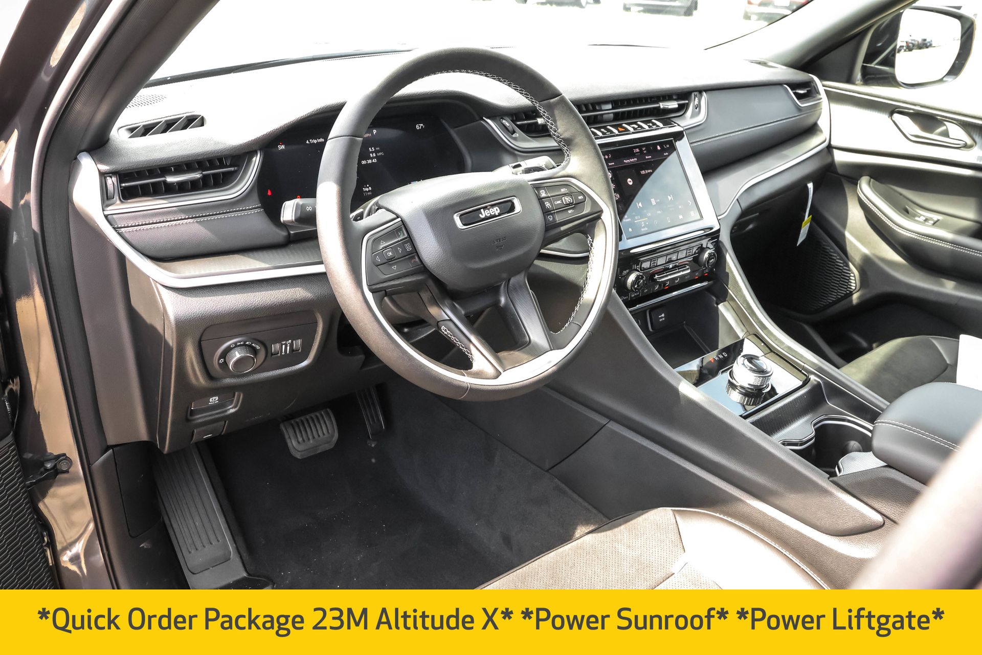 2025 JEEP GRAND CHEROKEE - Image 4