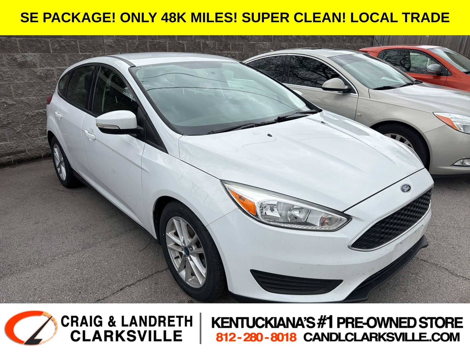 Oxford White 2017 Ford Focus SE Hatchback Hatchback Front-Wheel Drive 6-Speed Automatic