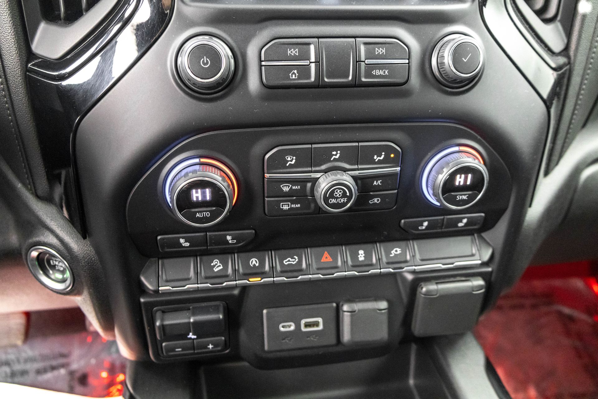 2020 CHEVROLET SILVERADO - Image 28