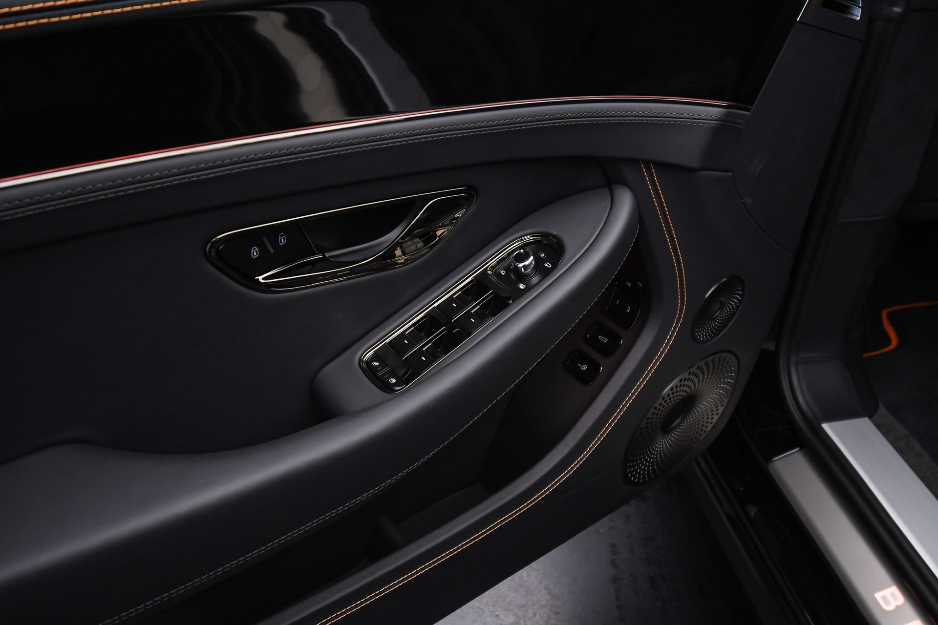2025 Bentley Continental GT Black Edition - Photo 48