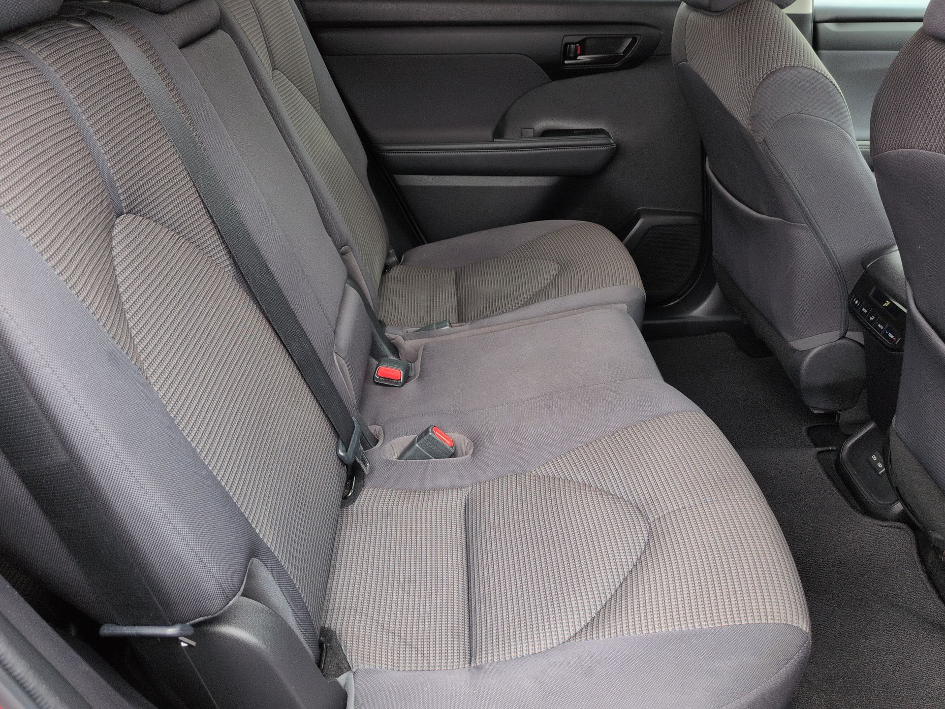 used 2022 Toyota Highlander Hybrid car, priced at $27,940