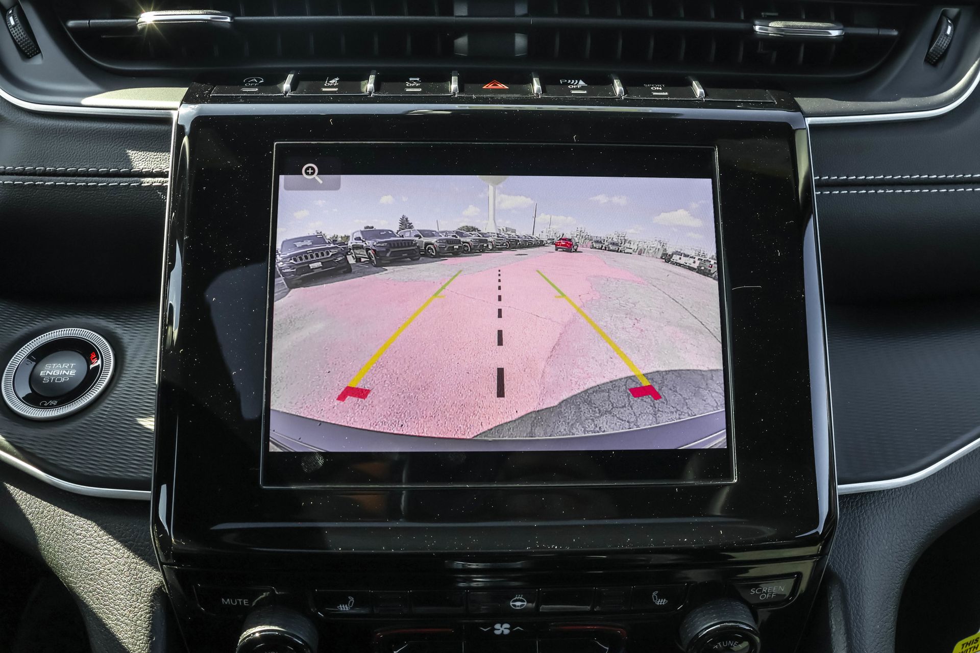 2025 JEEP GRAND CHEROKEE - Image 18