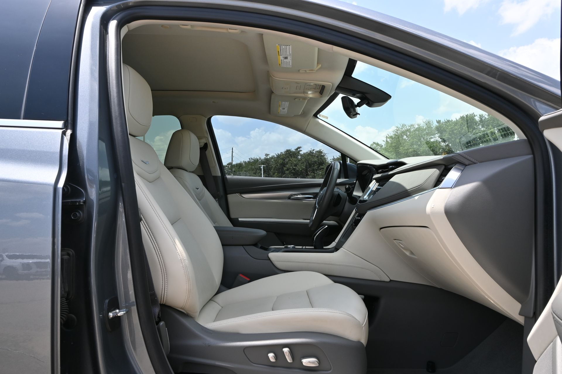 2021 Cadillac XT5 Premium Luxury Gray at EAG Ford Navasota
