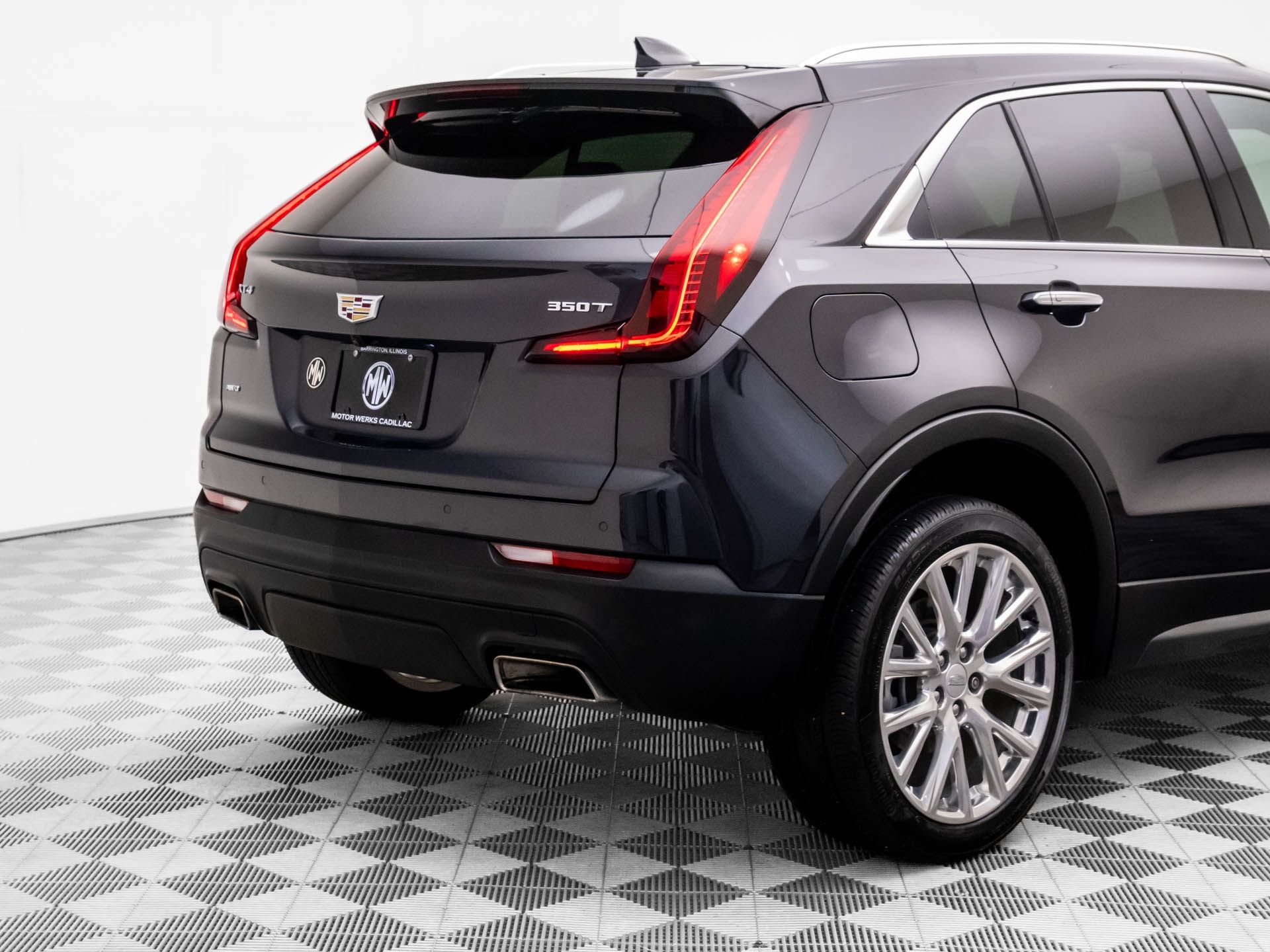 2022 Cadillac XT4 Luxury photo
