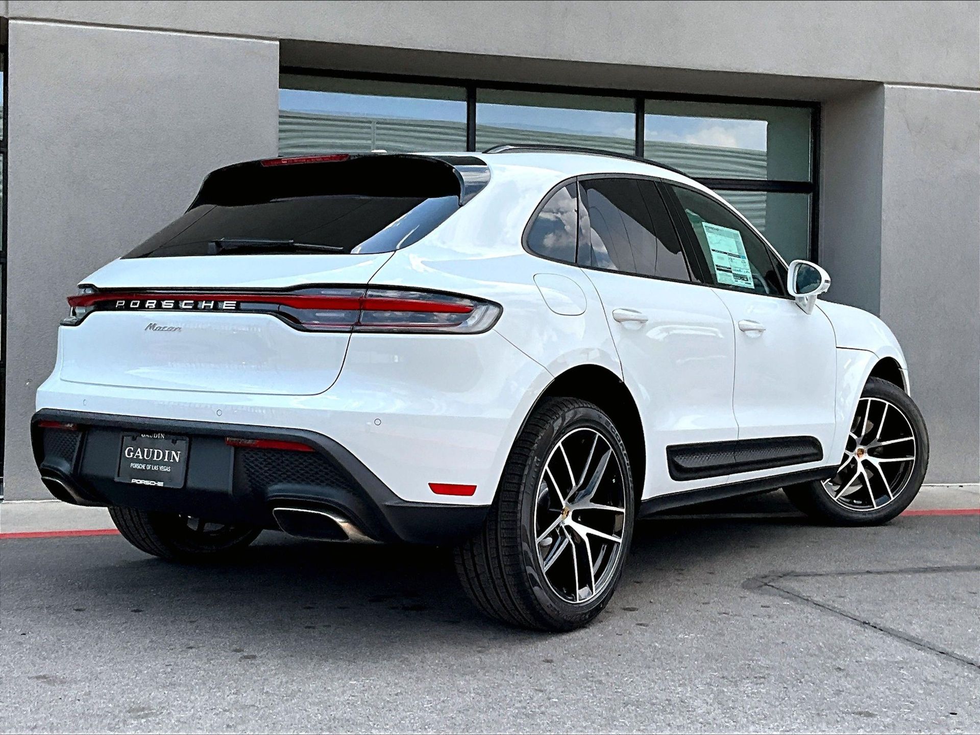 2025 Macan picture #6