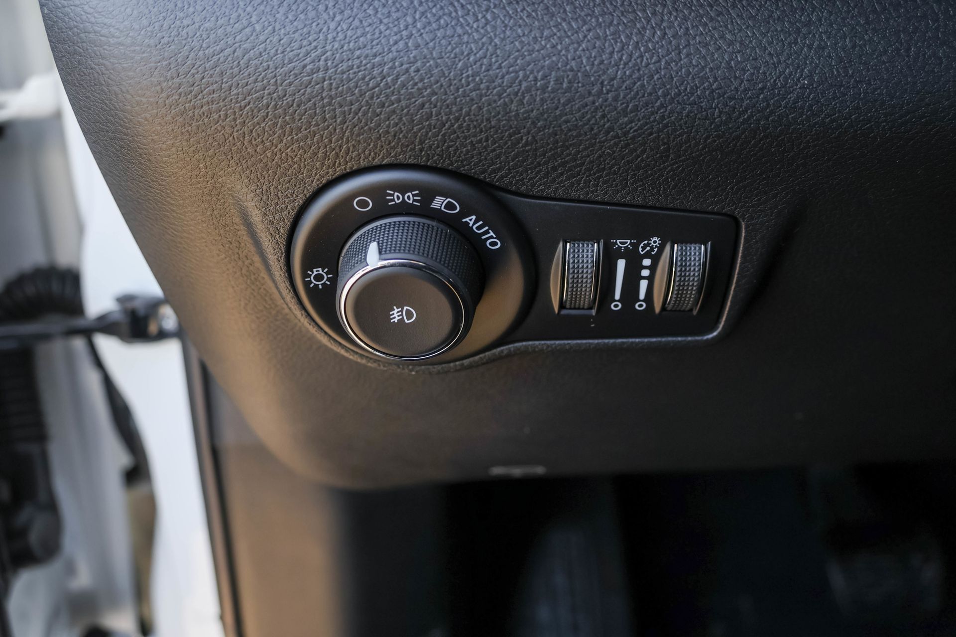 2026 JEEP COMPASS - Image 25