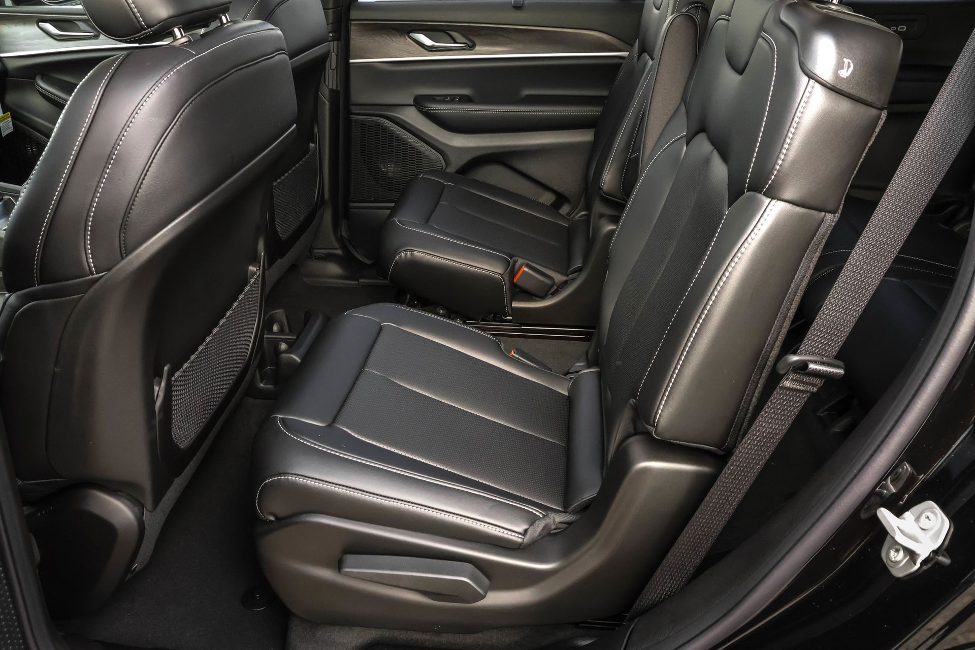 2025 JEEP GRAND CHEROKEE L - Image 15