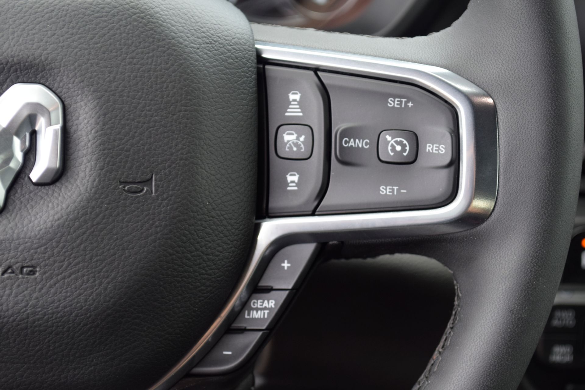 2025 Ram 1500 Laramie - 6