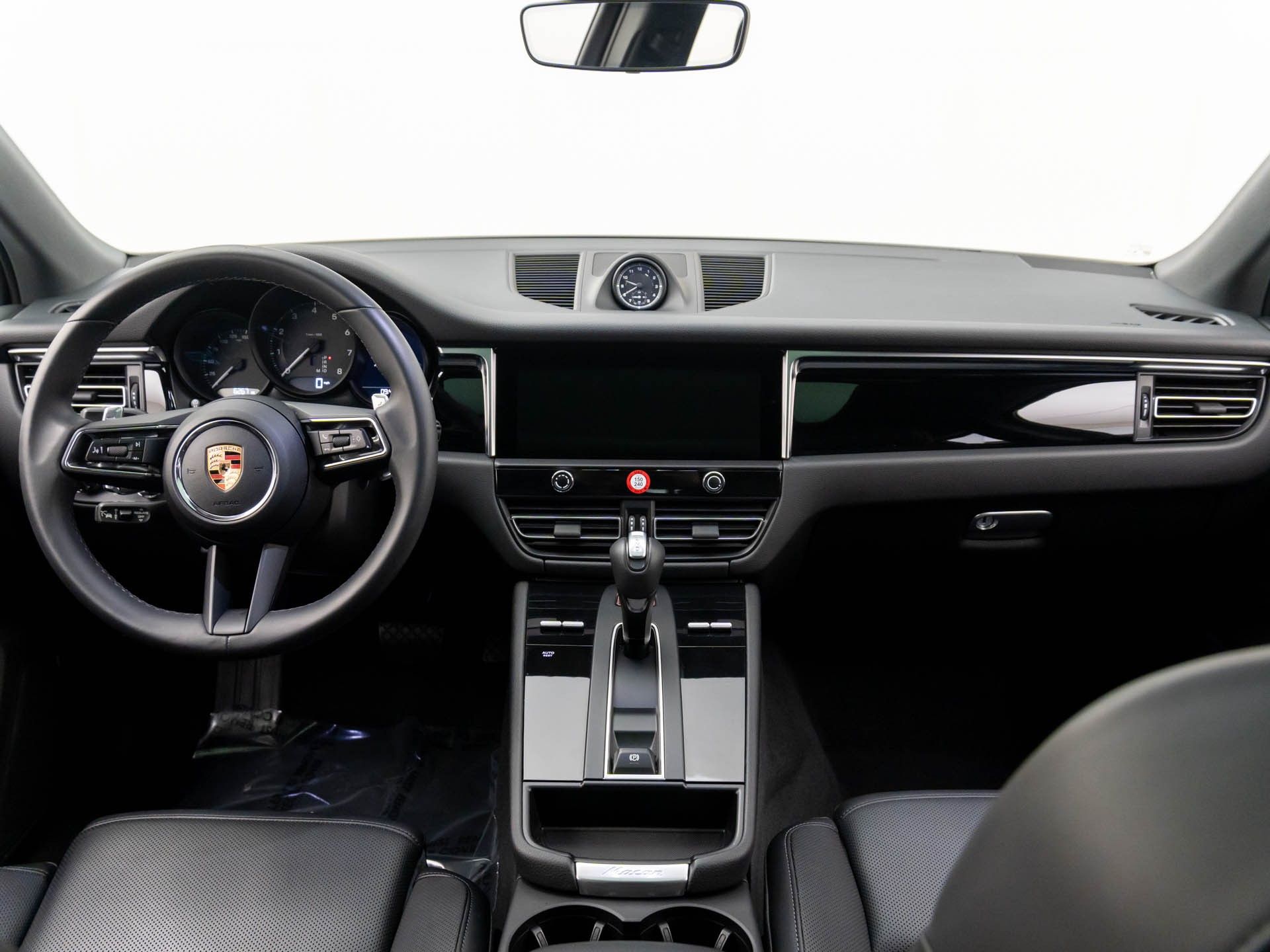 2024 Porsche Macan  photo