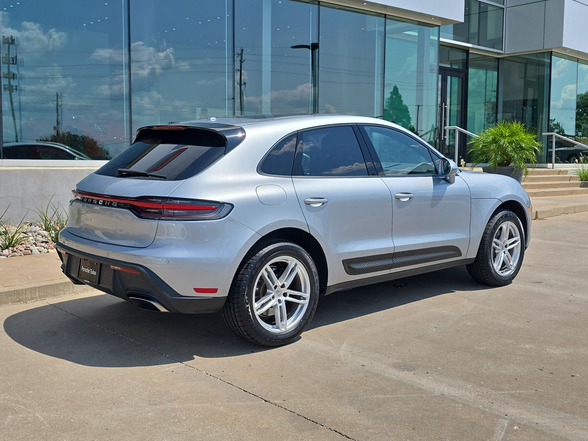View vehicle photo 7