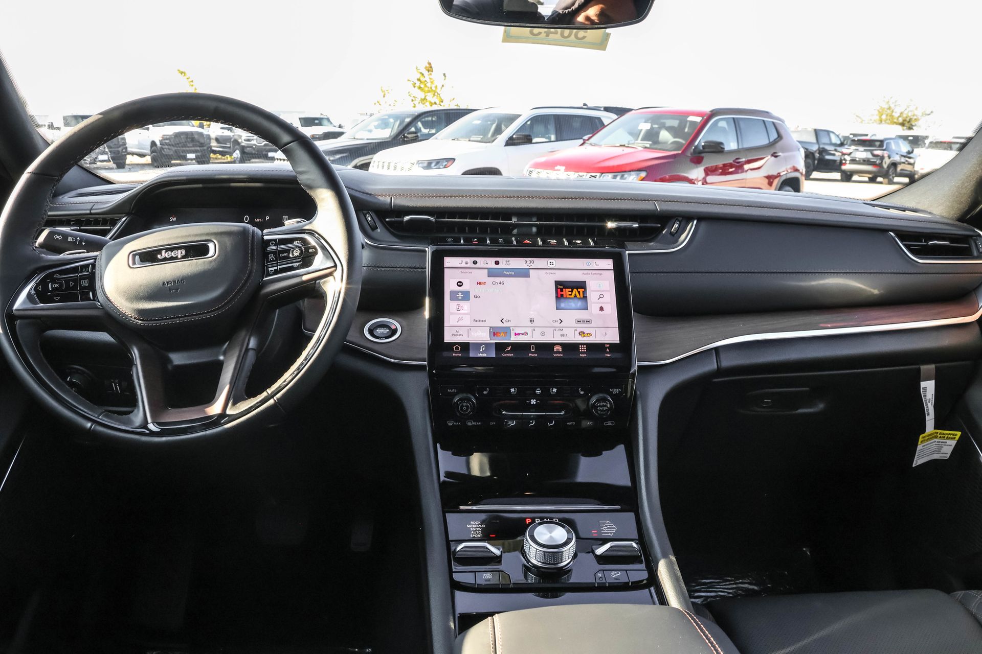 2025 JEEP GRAND CHEROKEE - Image 15