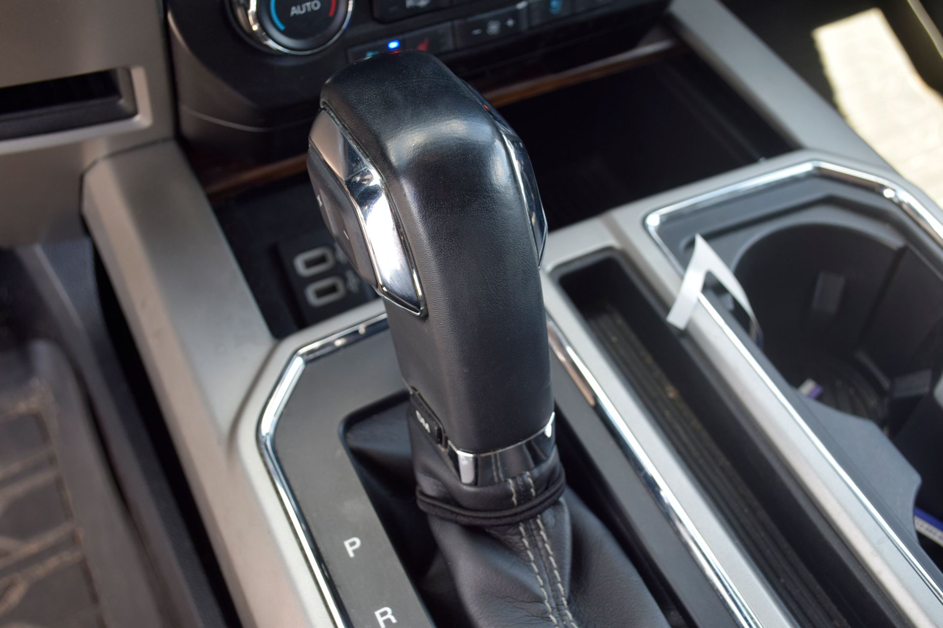 2020 Ford F-150 Lariat White at Community Kia