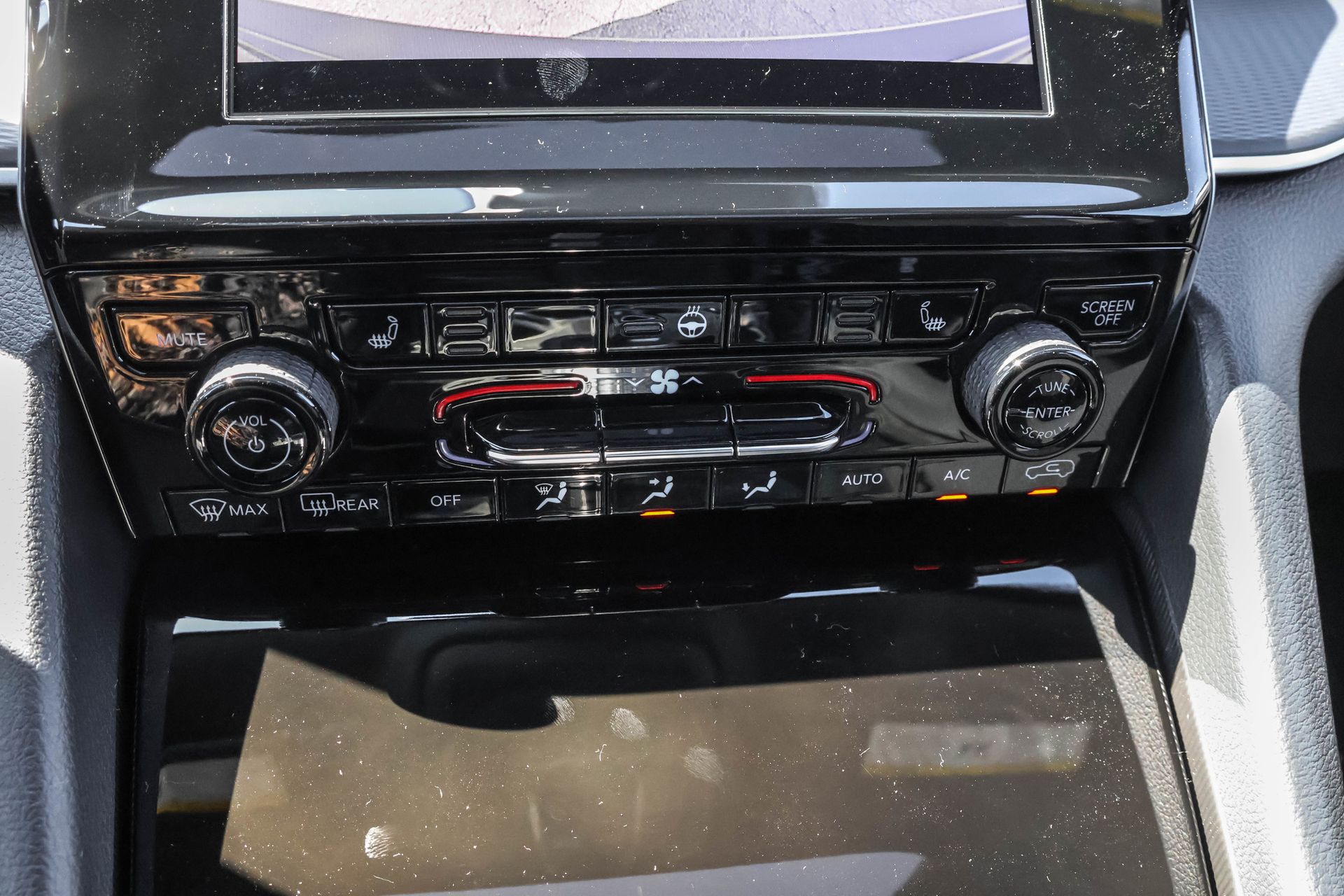 2025 JEEP GRAND CHEROKEE - Image 20