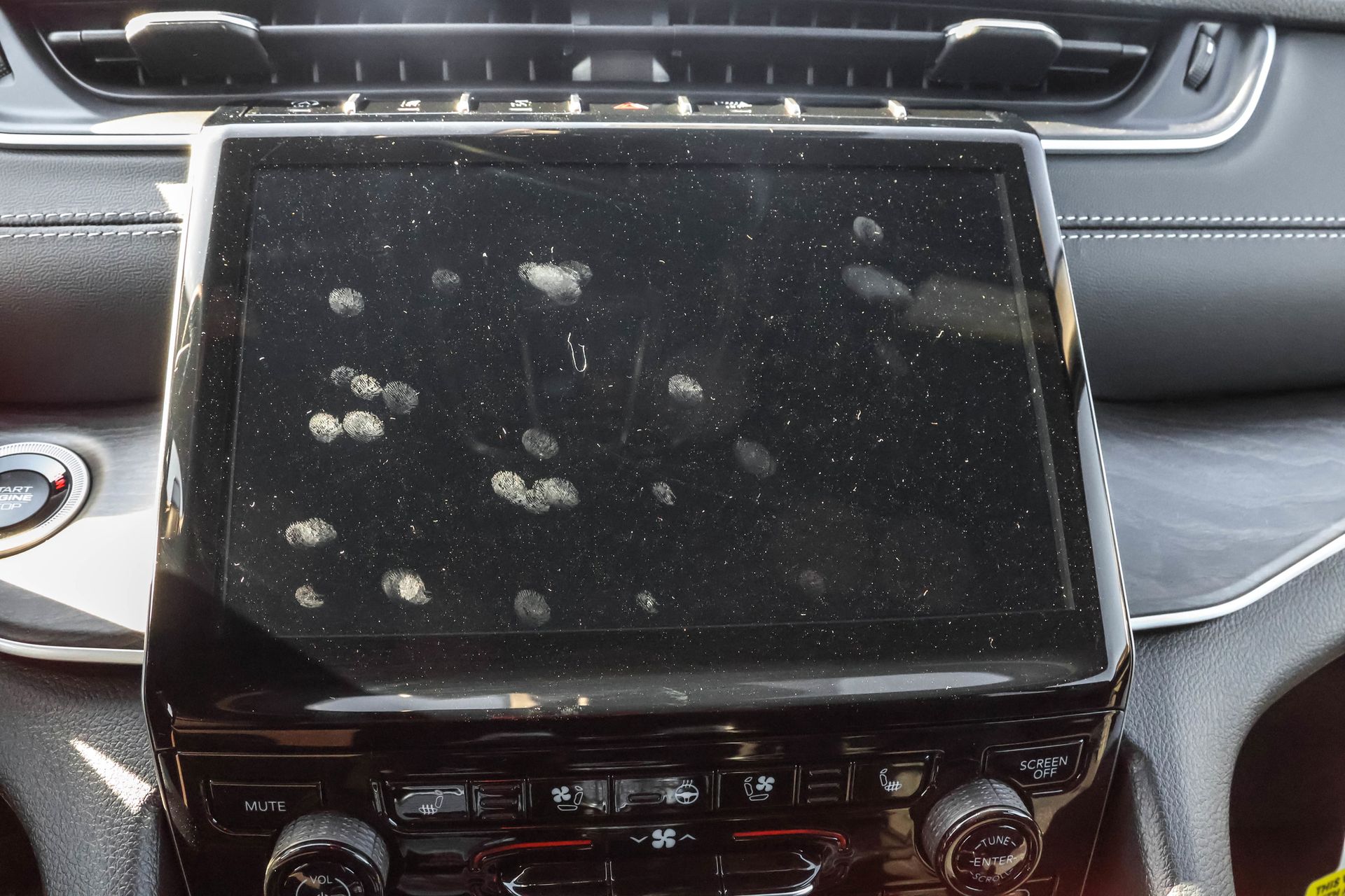 2025 JEEP GRAND CHEROKEE - Image 23