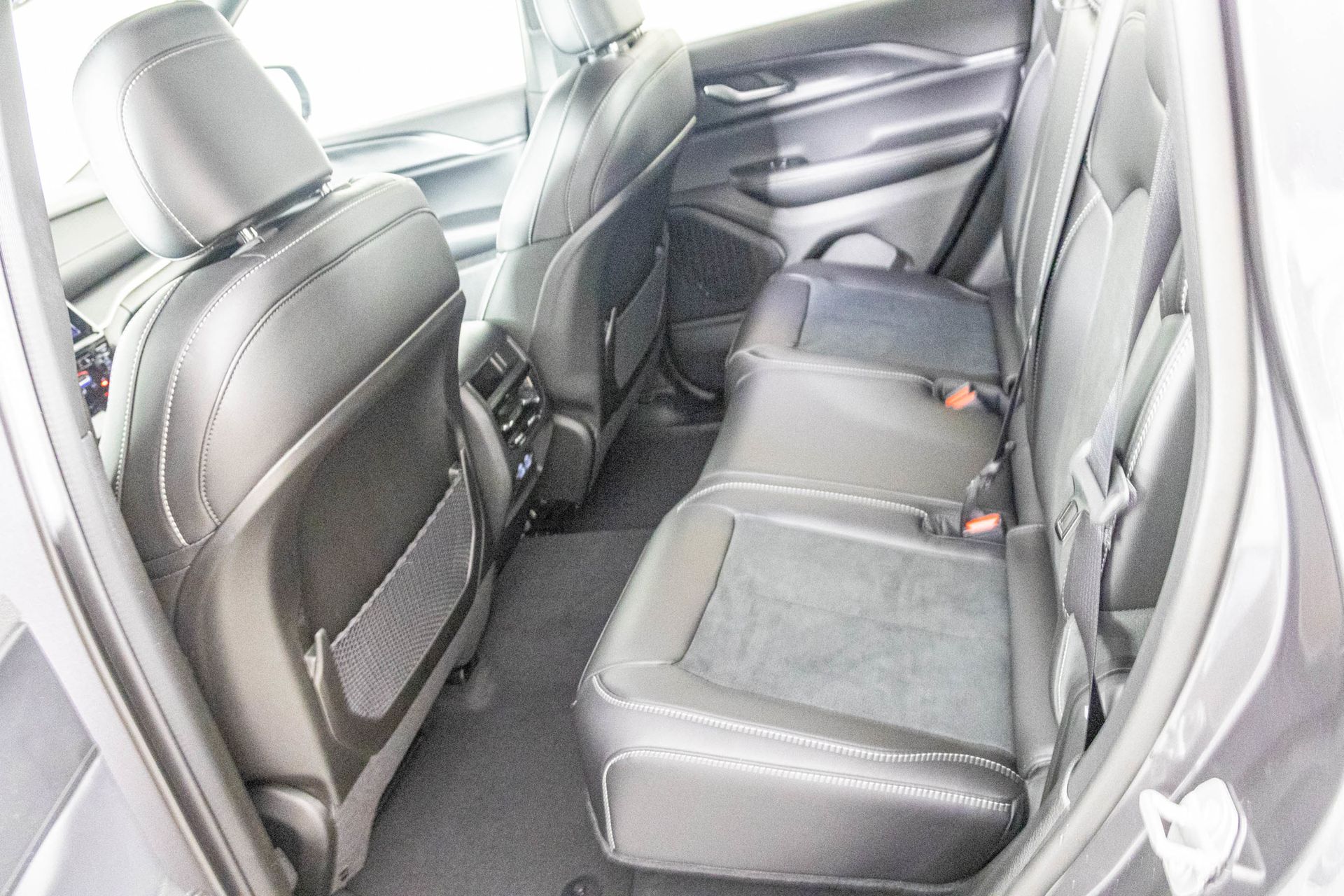 2025 JEEP GRAND CHEROKEE - Image 27